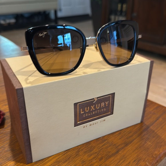 Maui Jim Violet Lake
